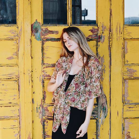 Meet your Posher, Dasha - Picture 1 of 1